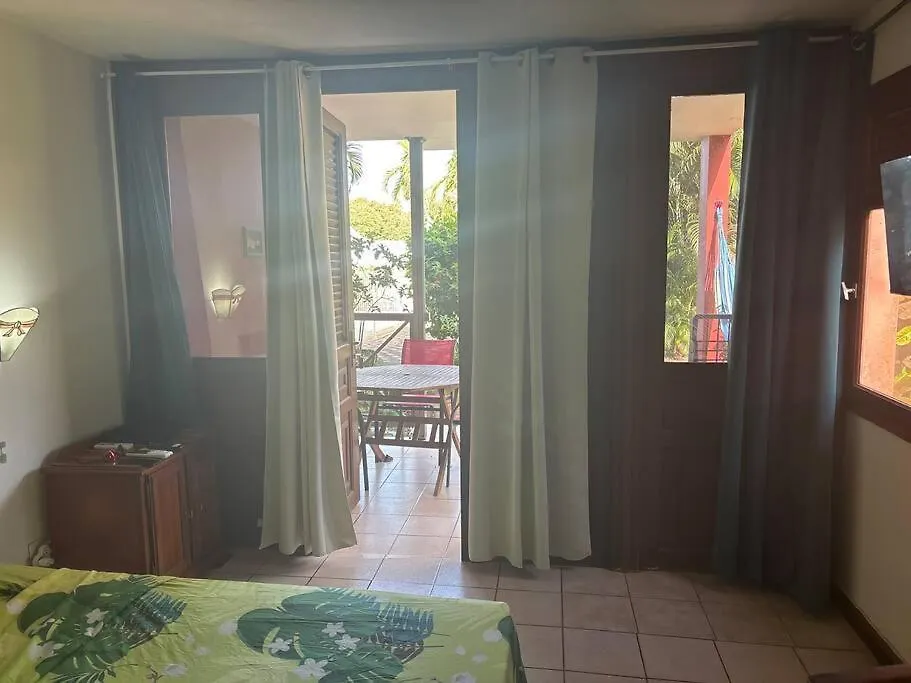 Apartment Appartement Piscine Proche Plage Sainte-Anne