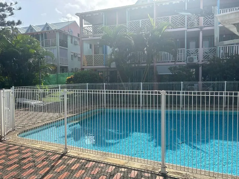 Apartment Appartement Piscine Proche Plage Sainte-Anne